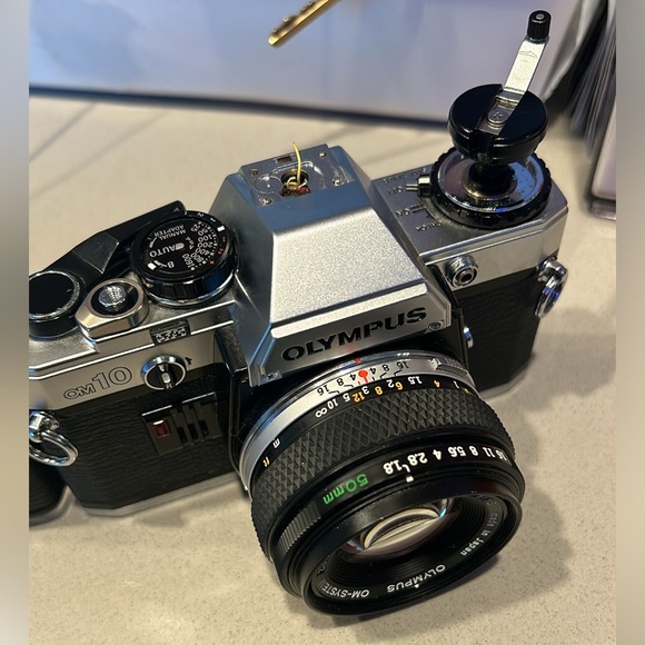 Olympus OM-10 35mm Film Camera - Picture 10 of 13